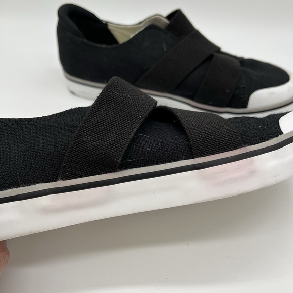 Keen Shoes Women's Sz 9 Black Elsa III Gore Pull On Cross Strap Canvas Sneakers - Picture 9 of 10